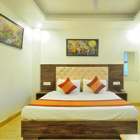 Hotel Noida Delight Екстер'єр фото