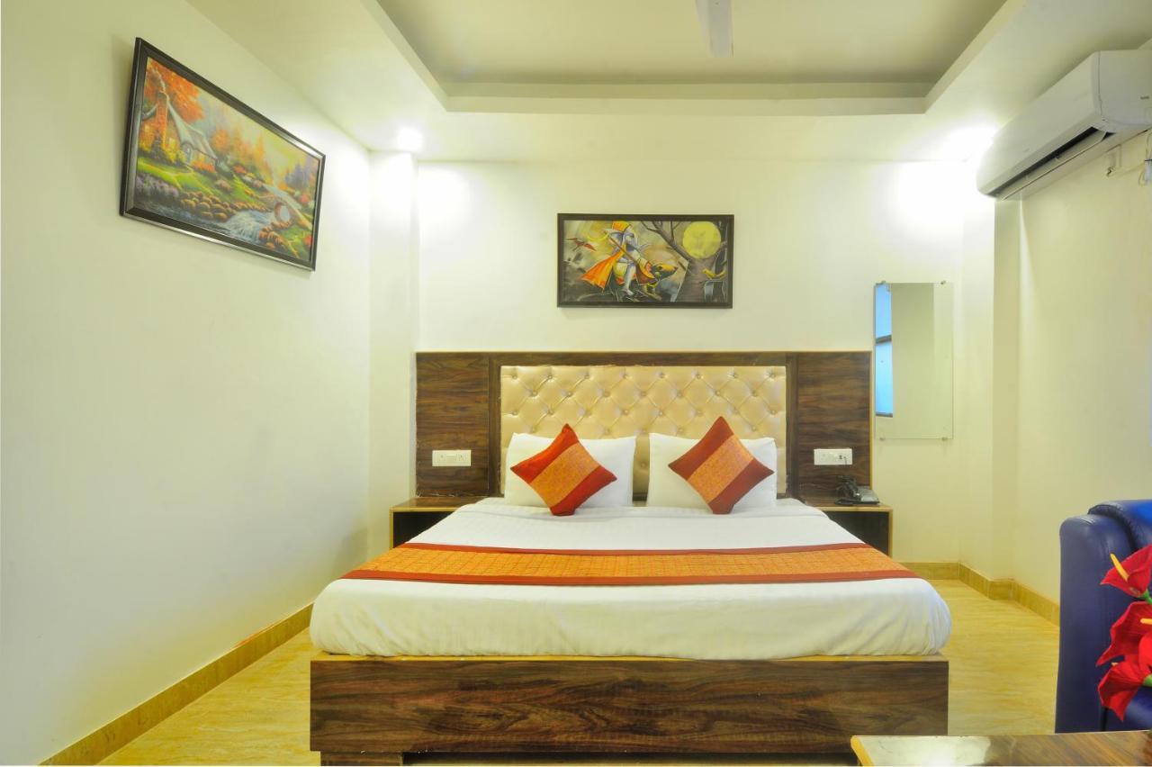 Hotel Noida Delight Екстер'єр фото