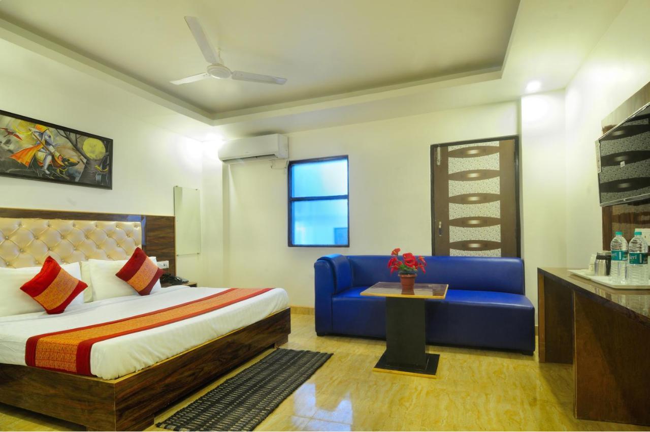 Hotel Noida Delight Екстер'єр фото